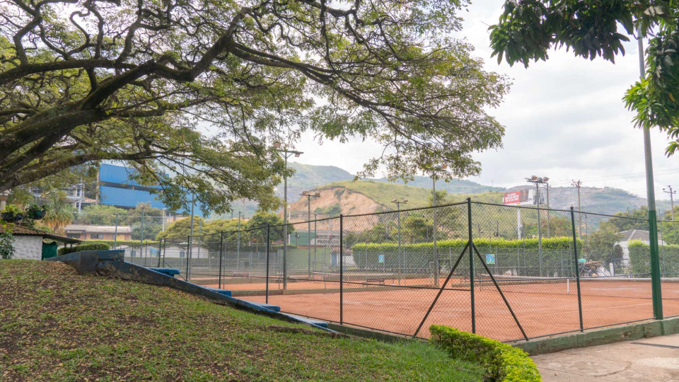 Centro Recreativo Arroyohondo - Cancha de tennis